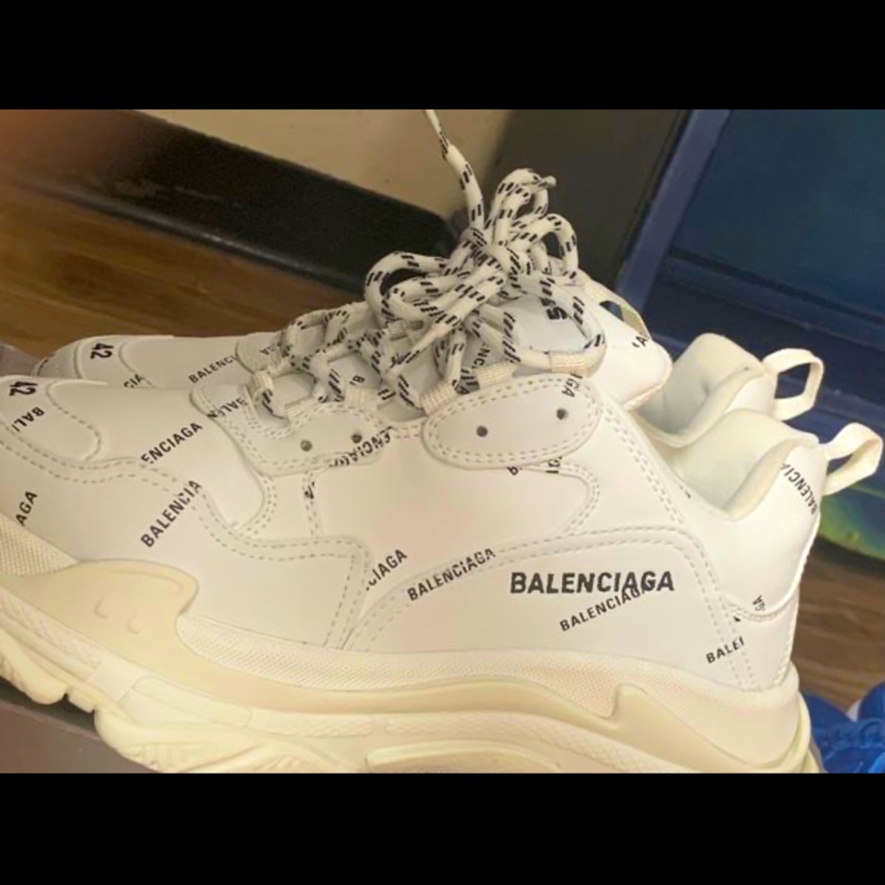 Balencigas off whites